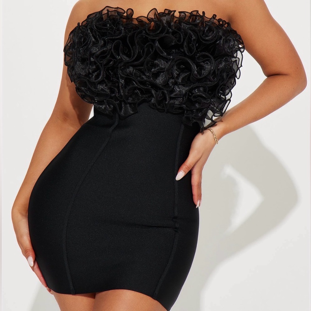 Elegant Black Strapless Dress